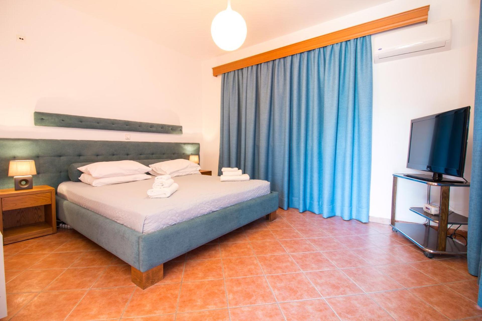 Del Mar Villa *